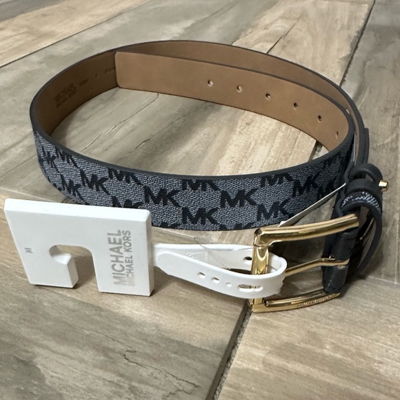 Michael Kors Triple Loop Logo Belt - Picture 9 of 9